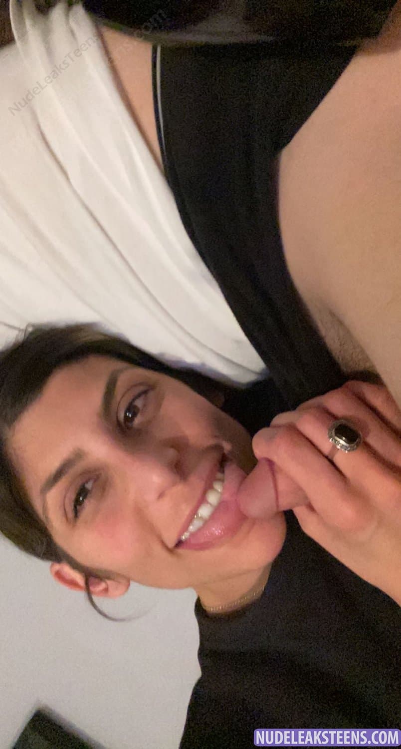 She use her sextoys LEAKED