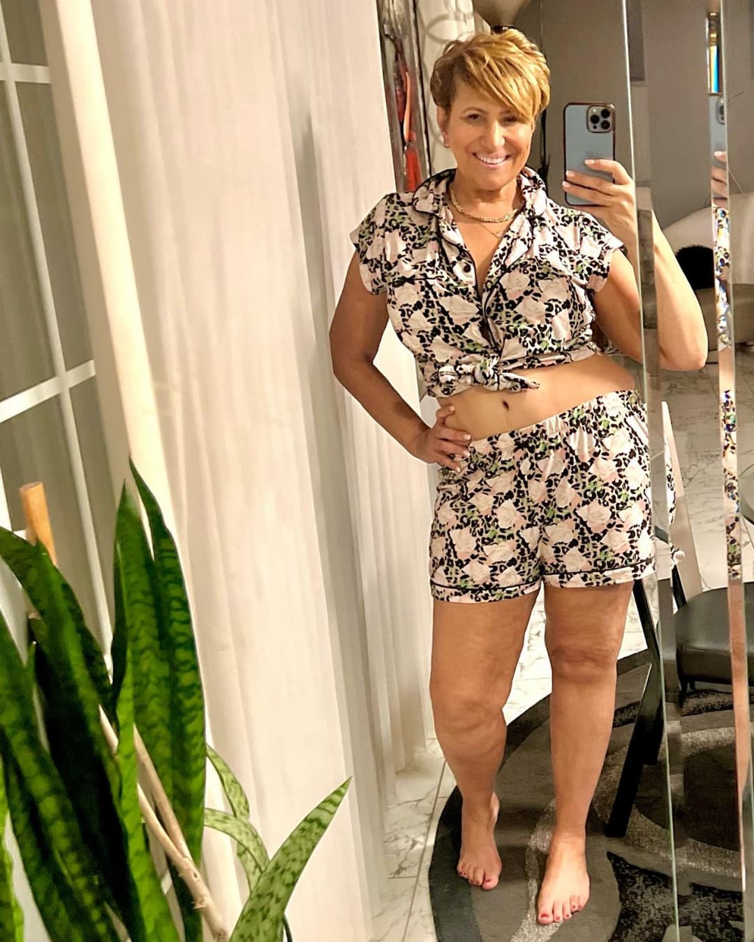 Thick Gilf flight attendant 2