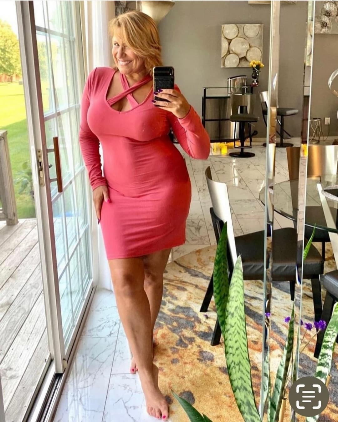 Thick Gilf flight attendant 2