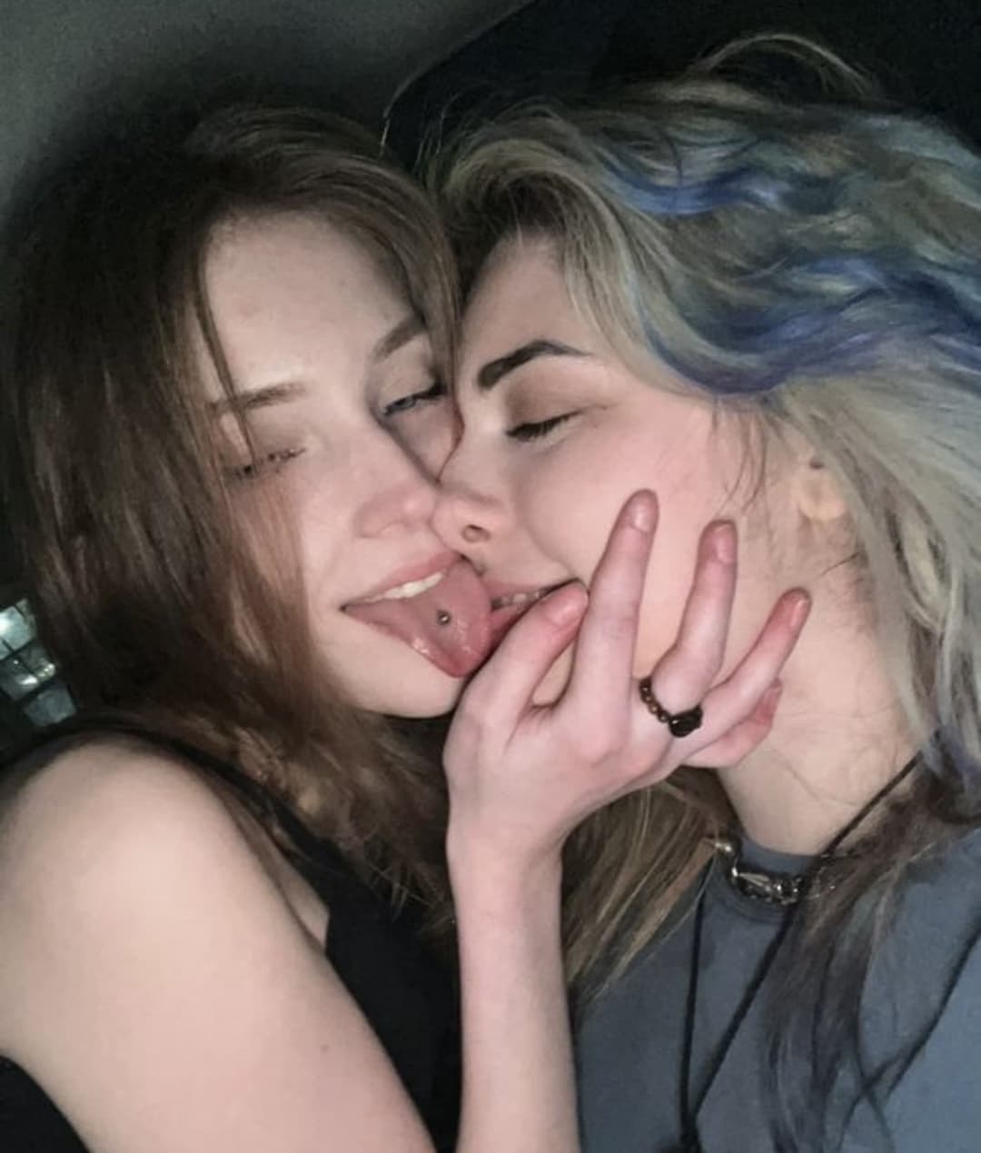 Help me find there vids of them camming plzzzz!!!!!! ‘Butch wulf’