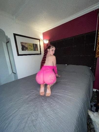 Click to view full size 20 year old burgundy head escort in Orange County ca - EroMe-02