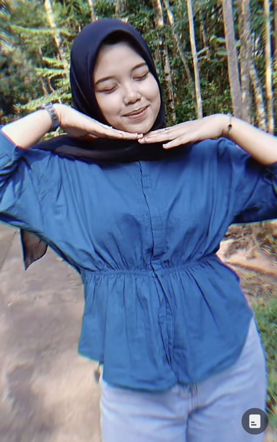 Indonesian muslim hijabi slut loves cum on her face