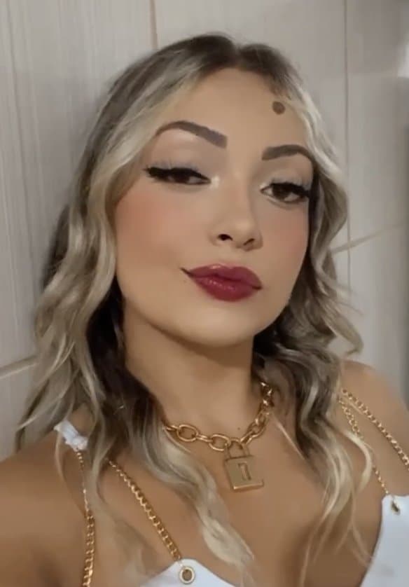 Branquinha gostosa do instagram (comentem)