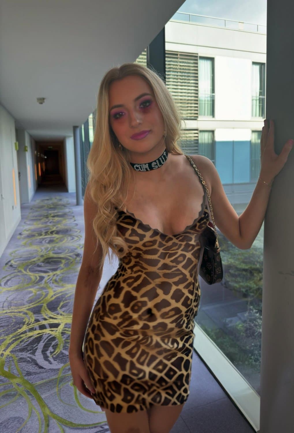 Click to view full size kik: mspadna junk mom prostitute looking for people to shame her online