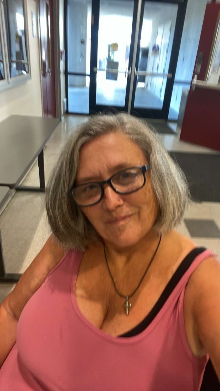 Nymphomaniac GILF Carrie