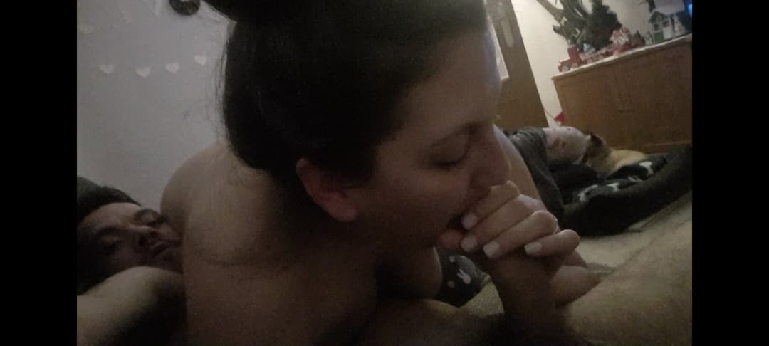 Pack casero amateur jovencita chupando polla como la puta que es , que rico la chupa la muy zorra