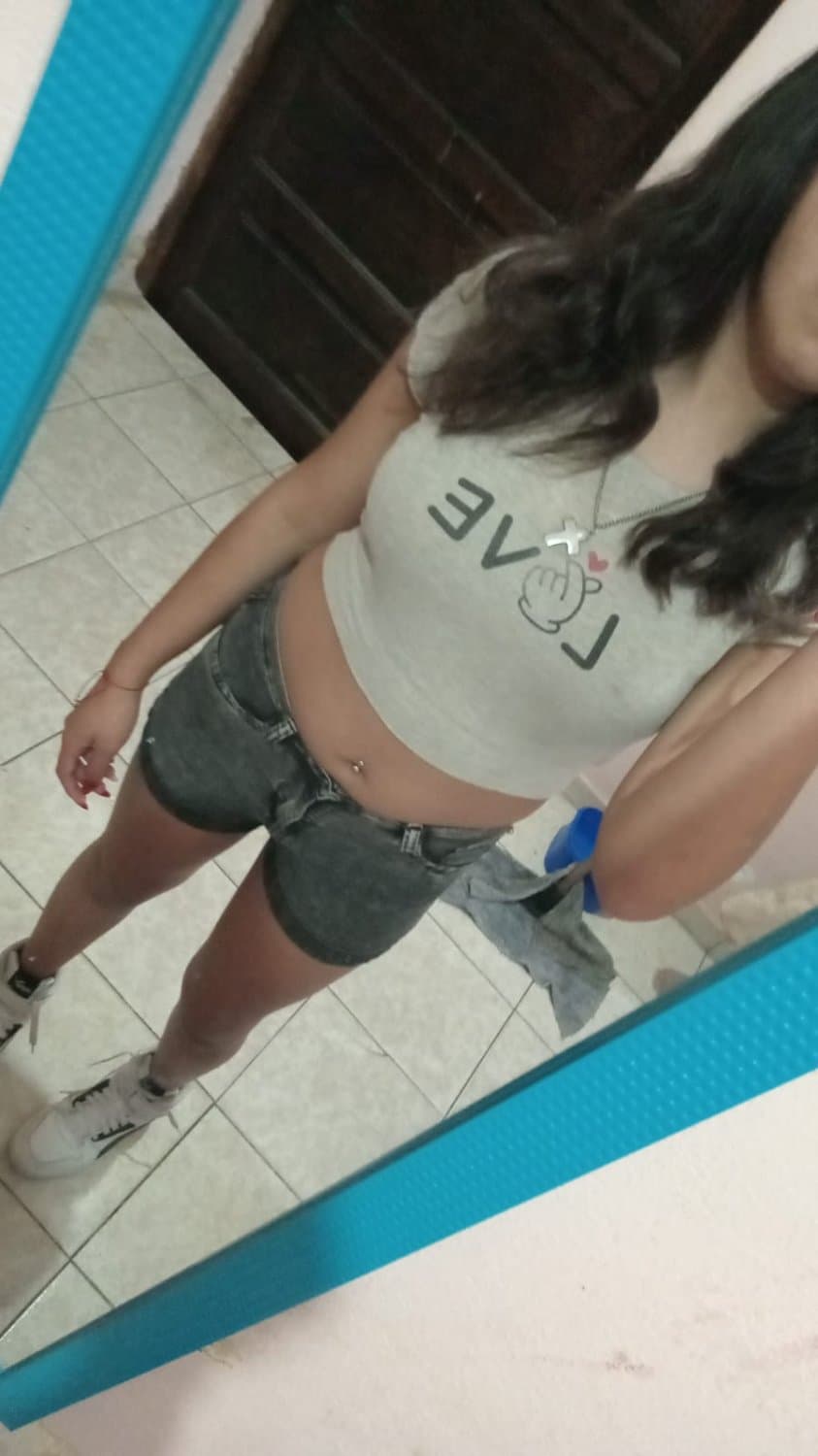 Gordita tetona hermosa pendejita tetona turra