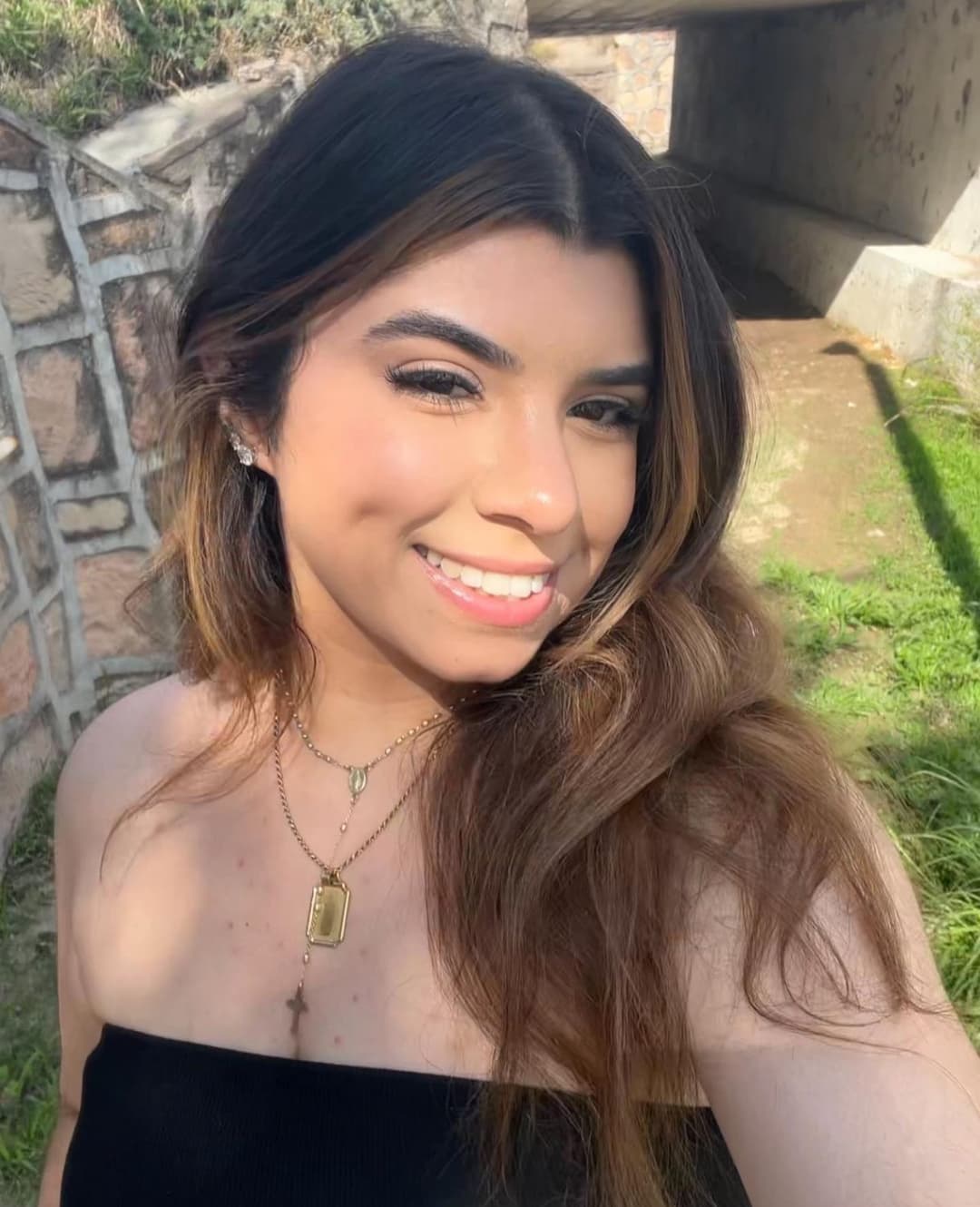 Pretty latinas deserve some tribs