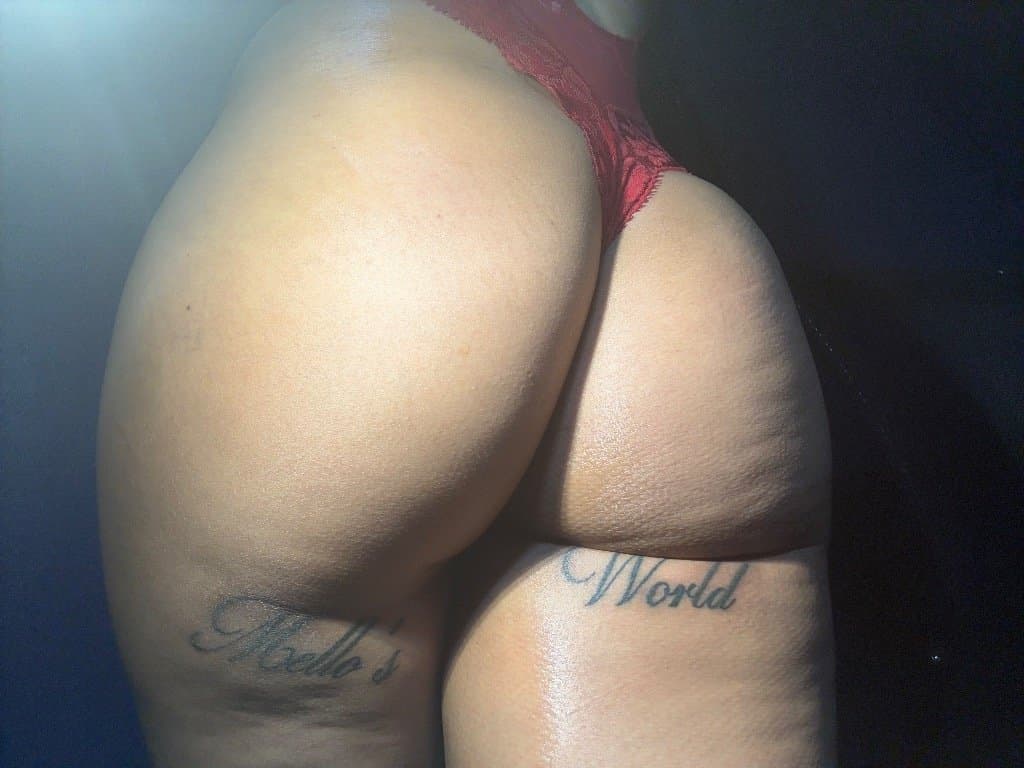 Oiled up slim thick ebony mom