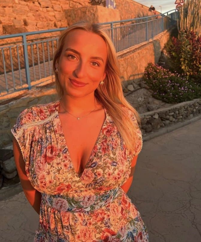 Swedish Denice, 21 Built to take only the biggest of dicks