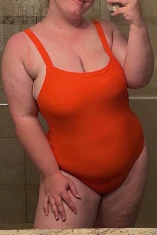 Click to view full size Let’s make Alexis a true webslut. First of the night and hopefully not the last!