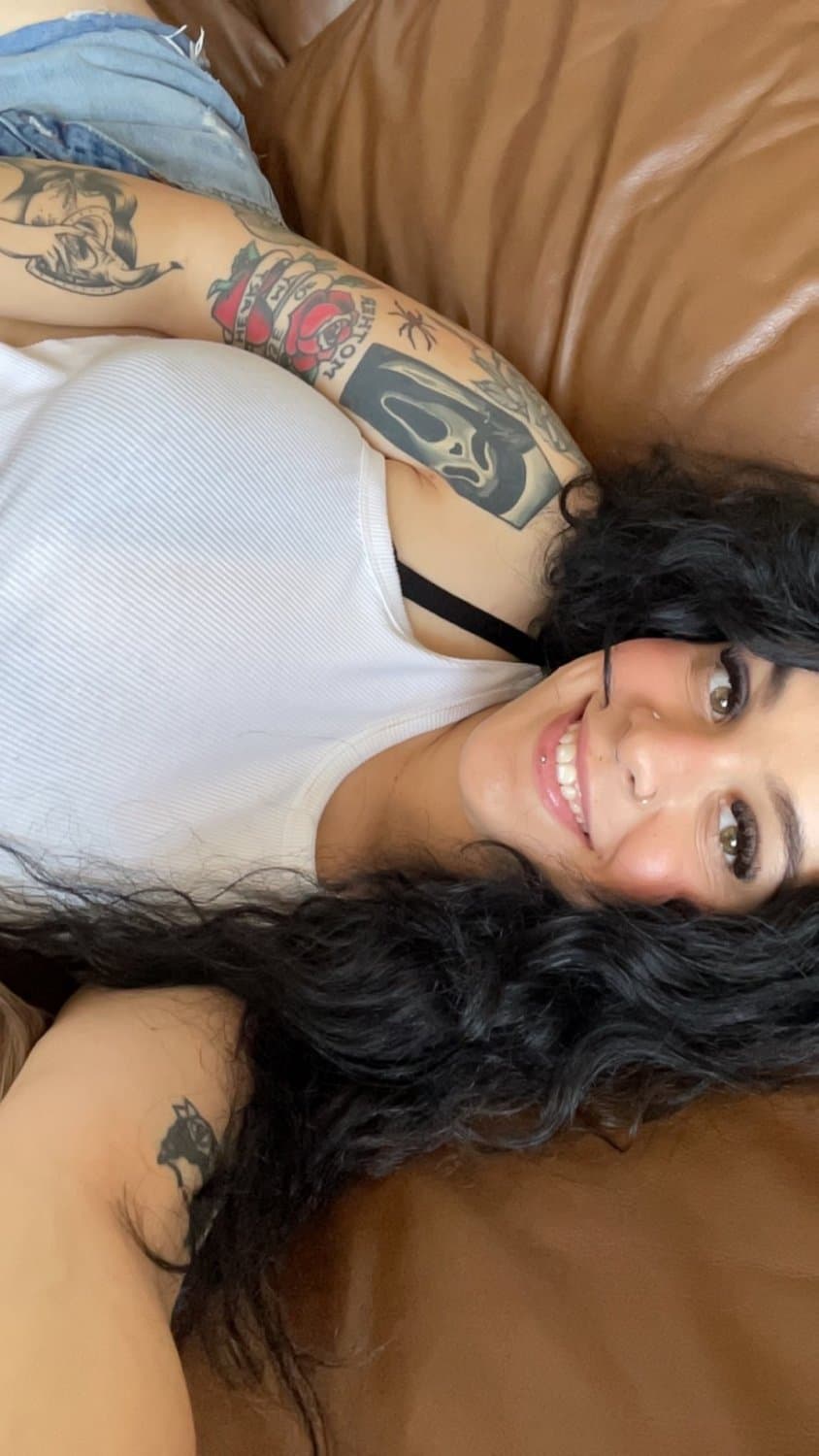 Big titty milf college student Miranda twitter : mirandaaintshit OF : babykoncam