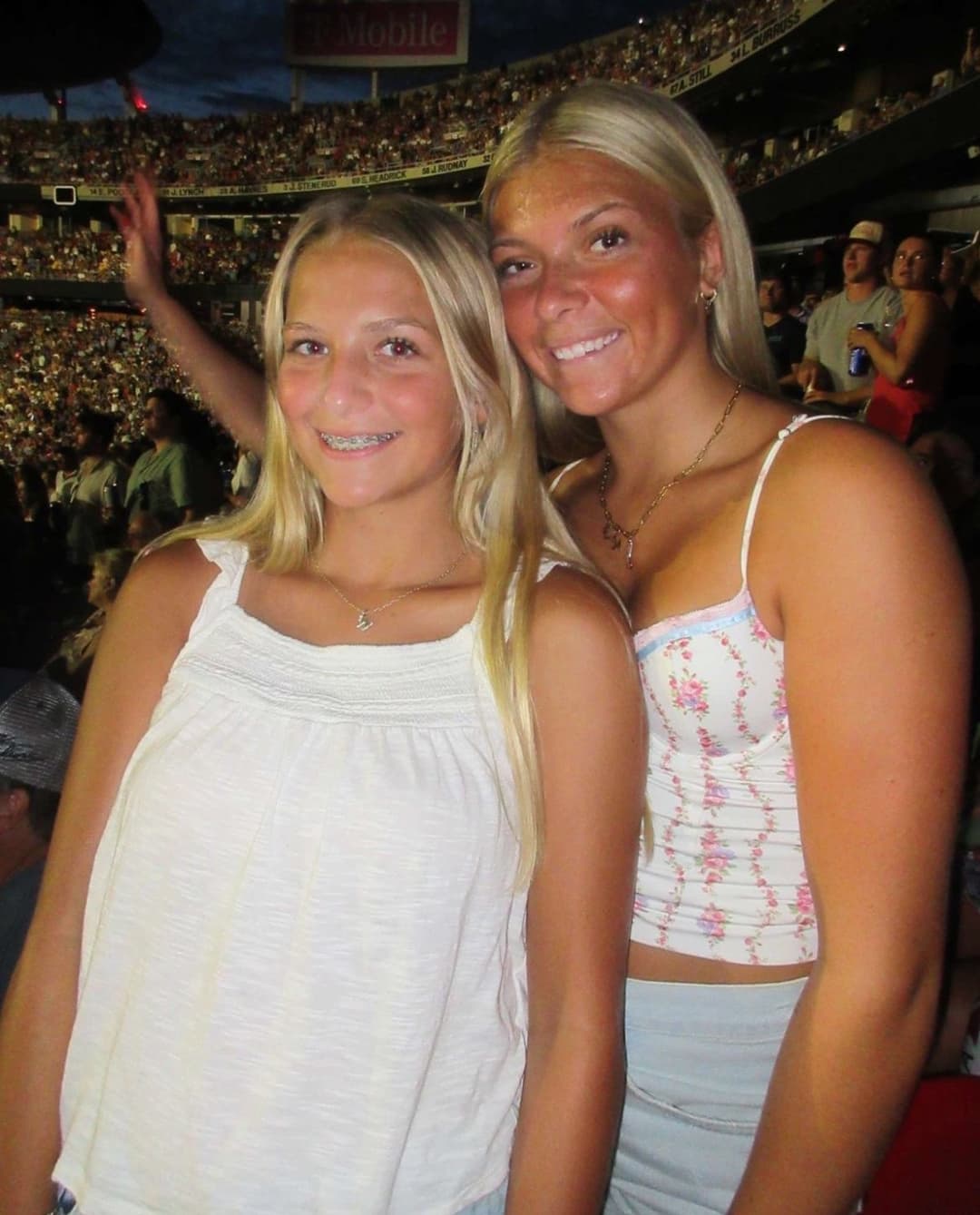 My slutty cousin and her sexy sister