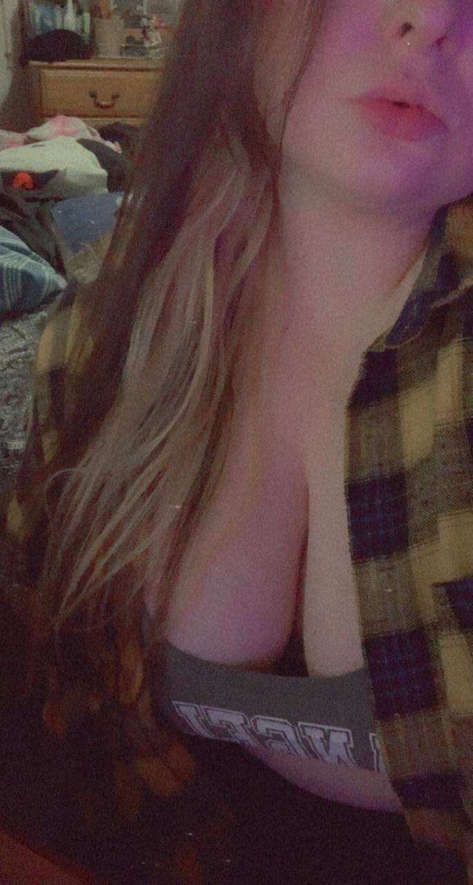 25 year old Webslut Jess from Midwest USA