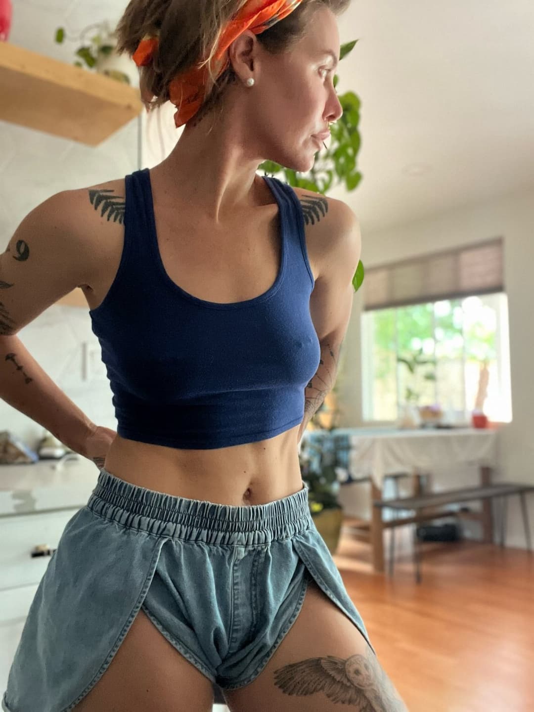 Flexible chick with a pretty face