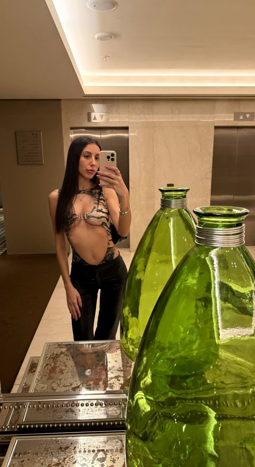 Mirror, mirror… who’s your next obsession