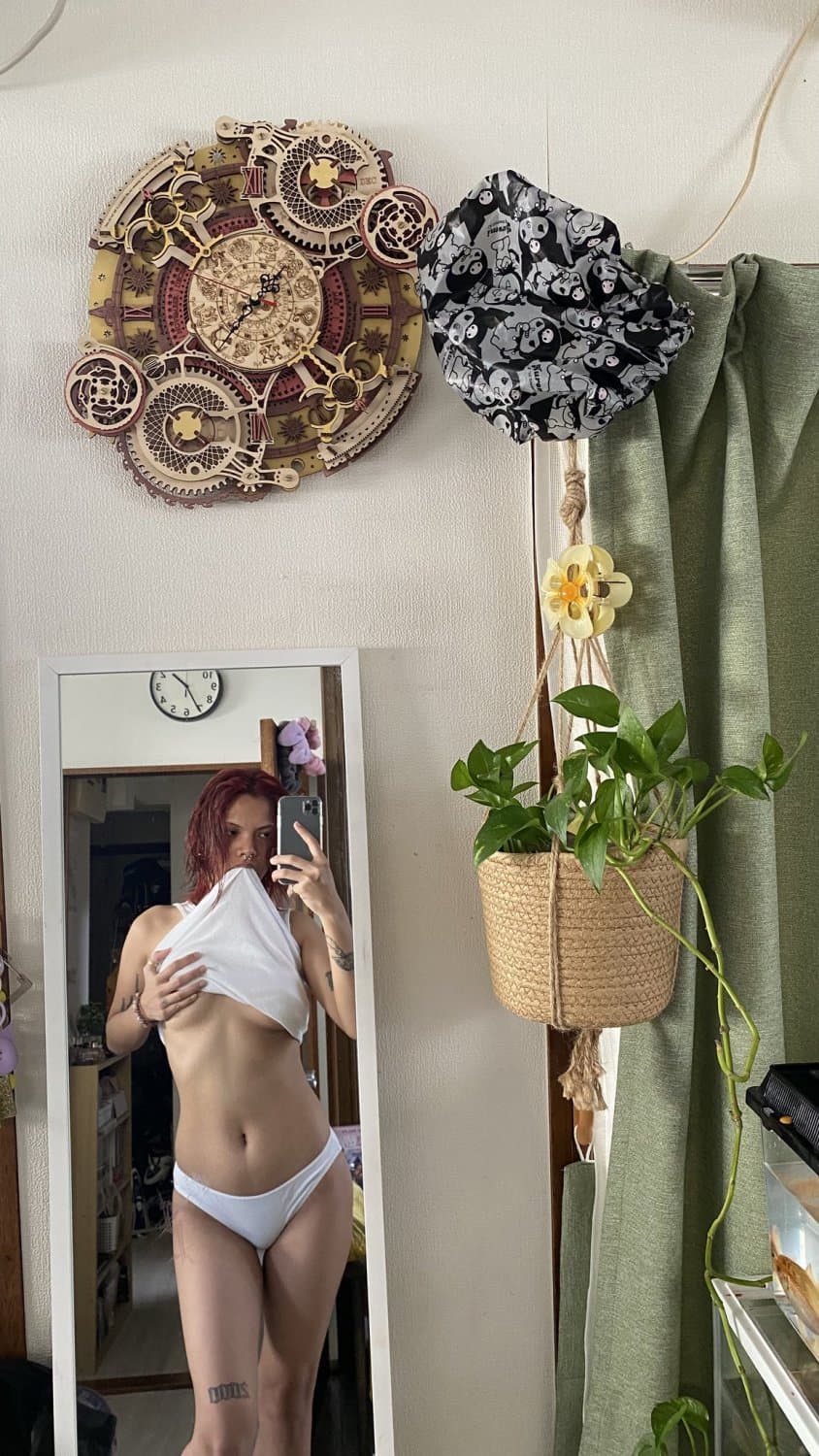 baddie lesbian (pierced nipples, tease, braless)