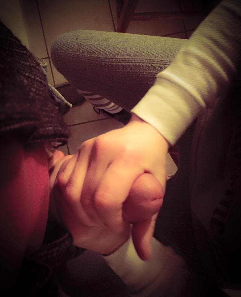 Click to view full size Meet Autumn - Wife, Mom & Cumdump