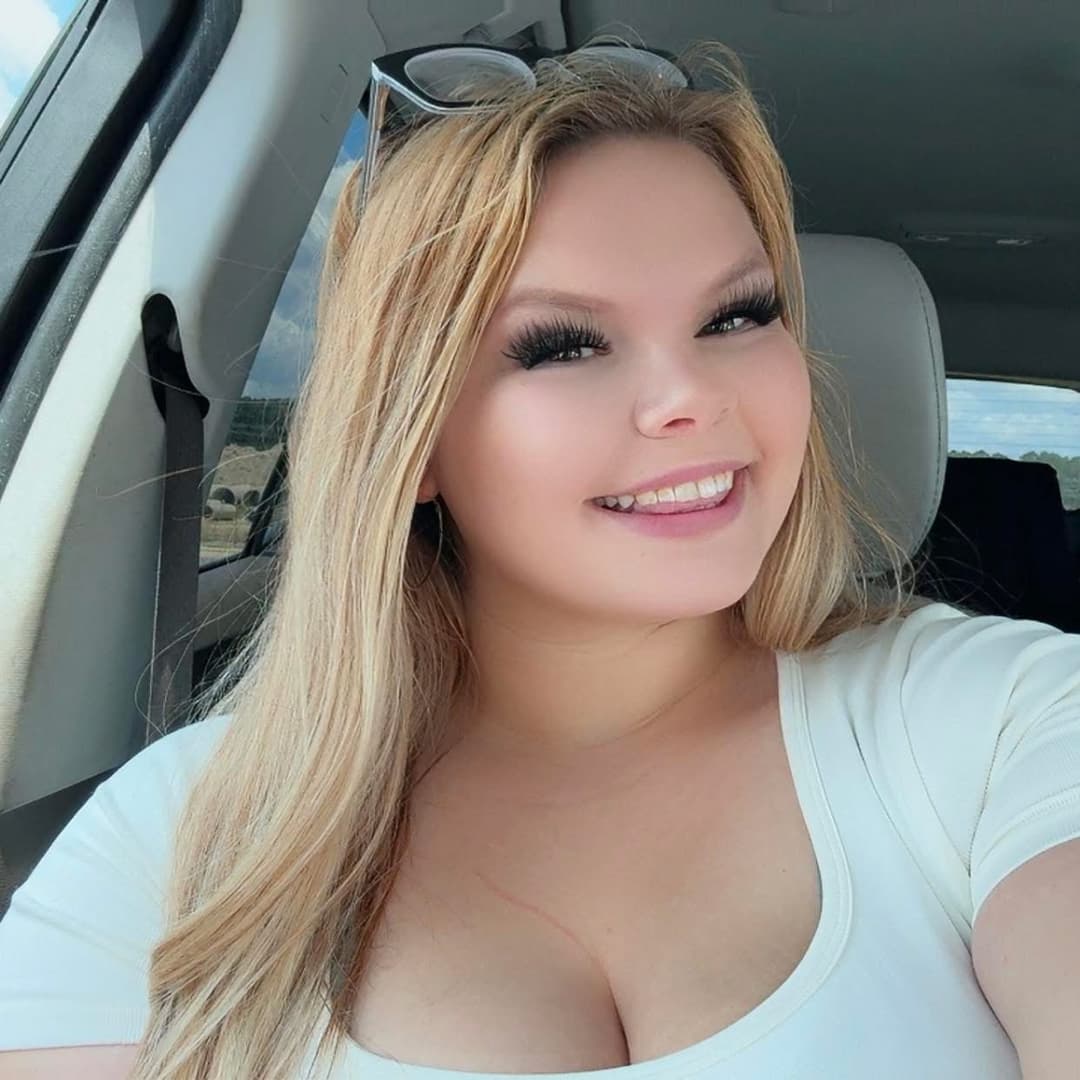 Lesbian Makeout In Bathroom