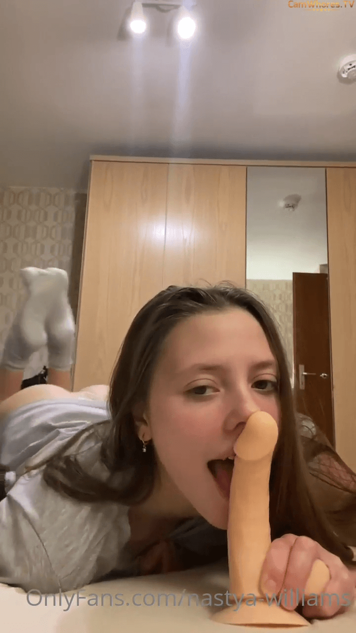 College Teen Masturbates in her socks