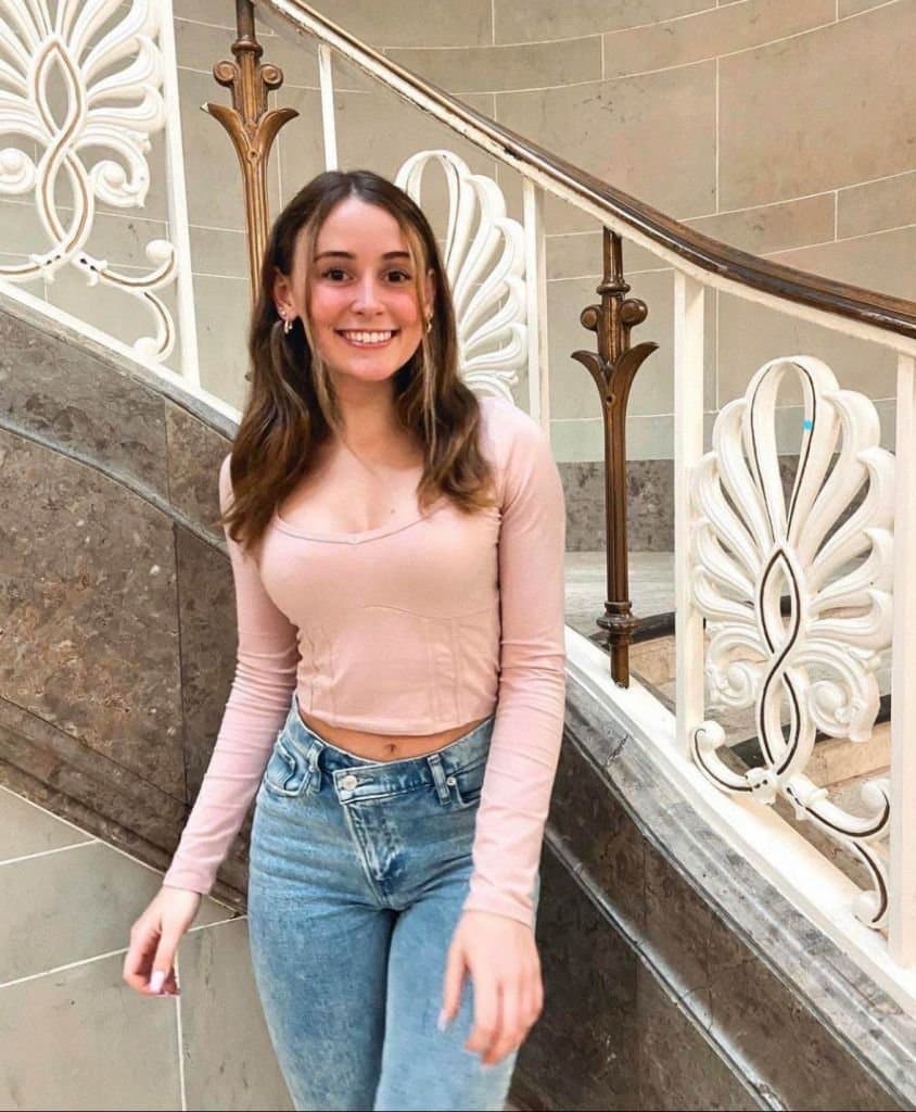 1,2,3,4 which is getting covered in sticky cum?