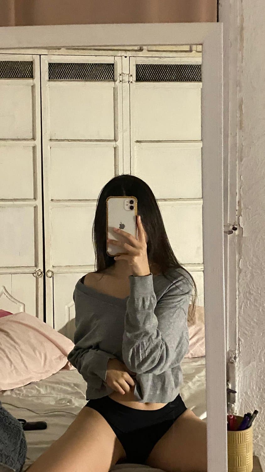 Click to view full size Ximena Ortiz morrita de 19 años de Cancún flaquita con culito pequeño y unas piernas hermosas