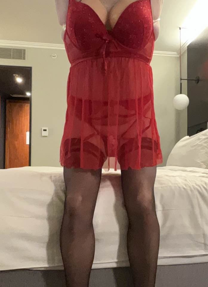 Click to view full size Typical white sissy faggot desperate for male attention