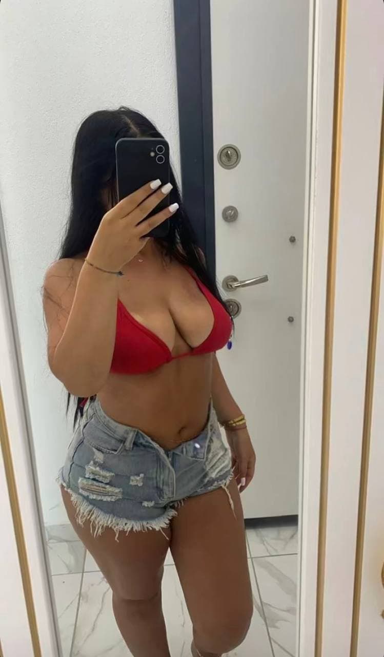 Iraqi babe from France, hazel.878 on IG