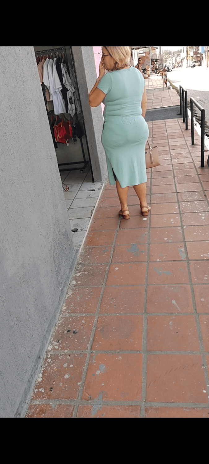 Crente do bundão cheio de celulite