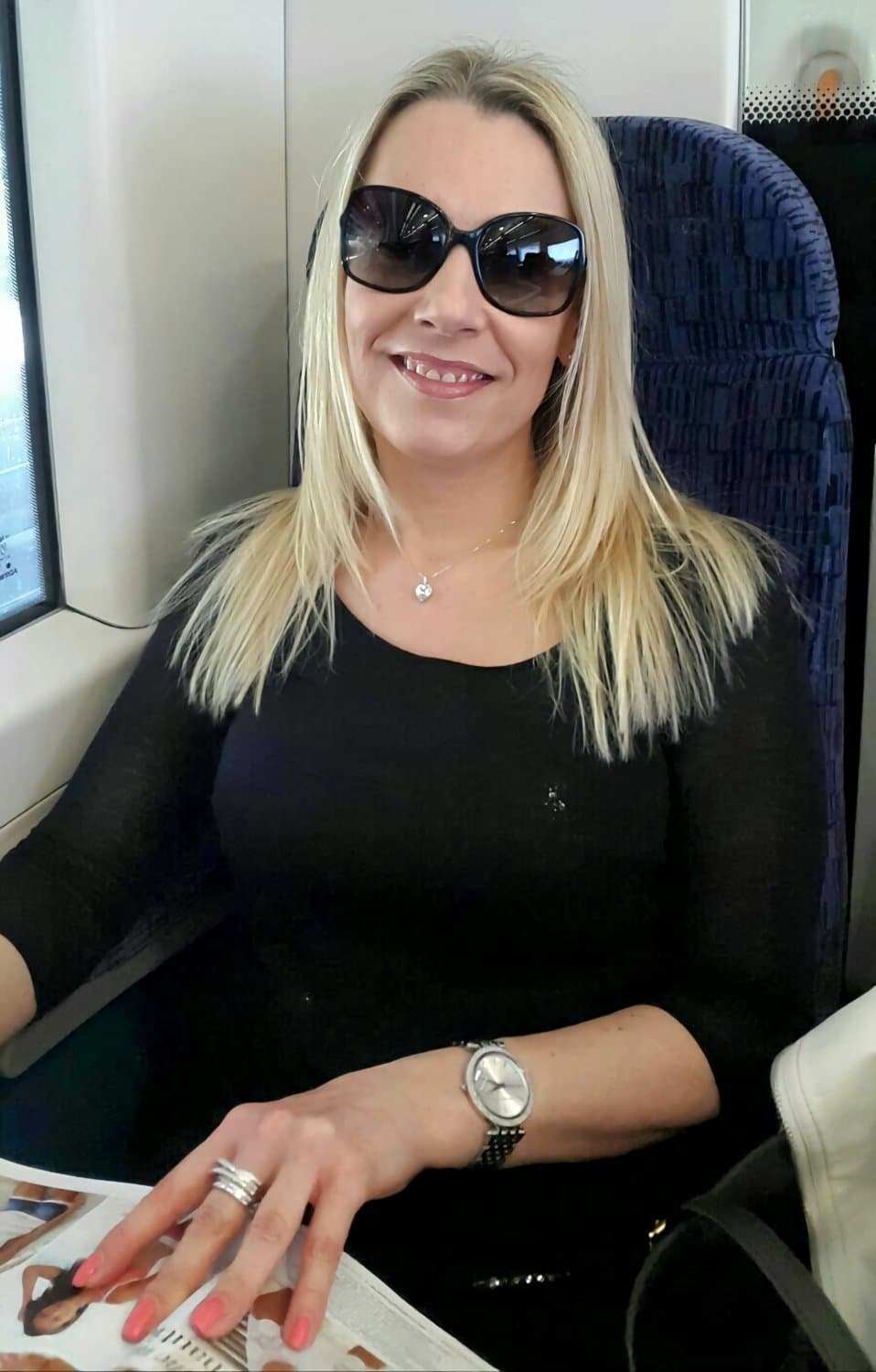 Mature UK Slut Legs Open