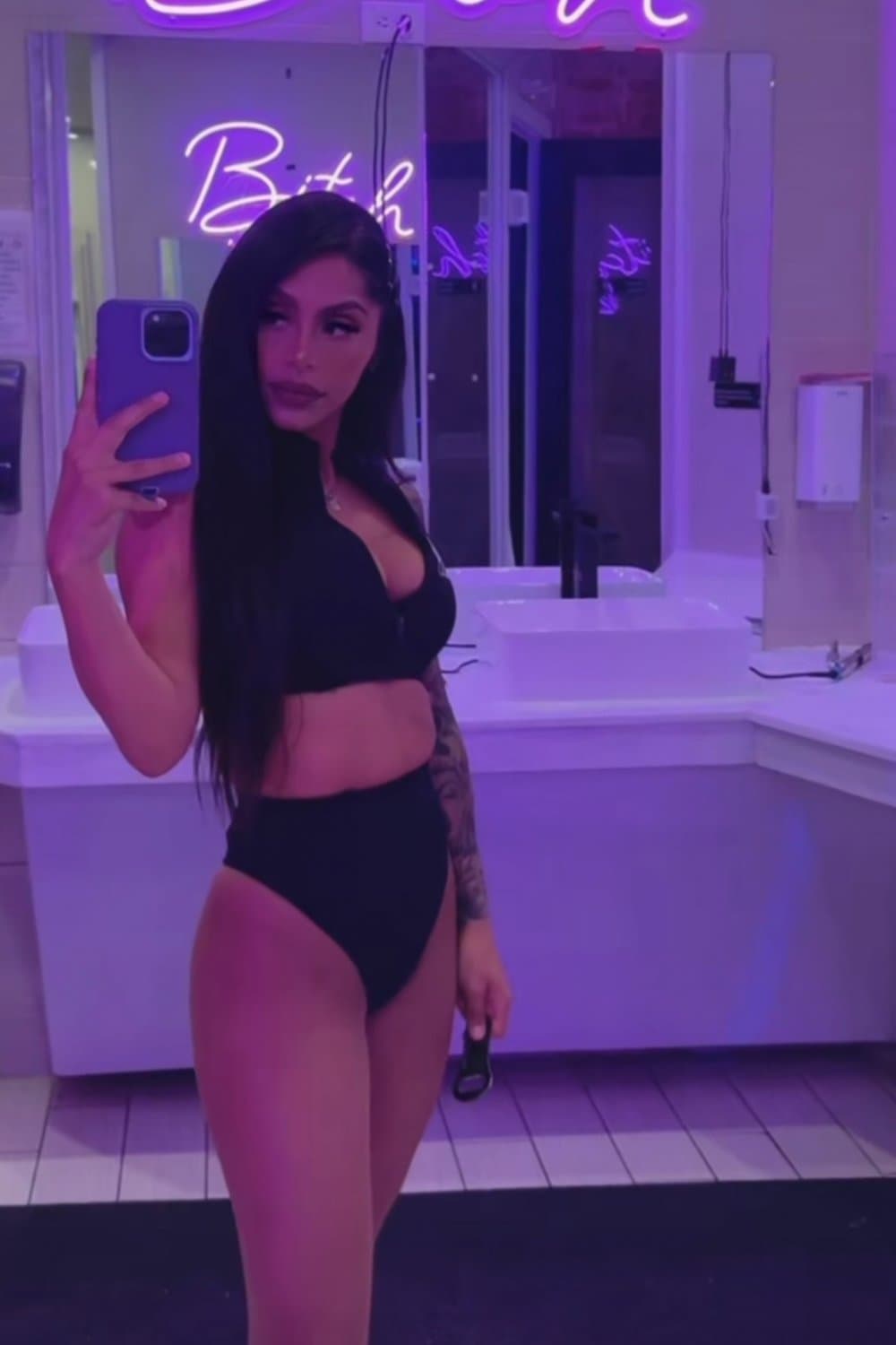 Sexy Latina MILF, Pregnant, Feet, Fit, Comments Welcomed.