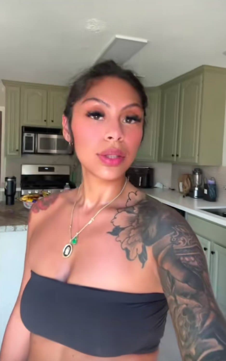 Sexy Latina MILF, Pregnant, Feet, Fit, Comments Welcomed.