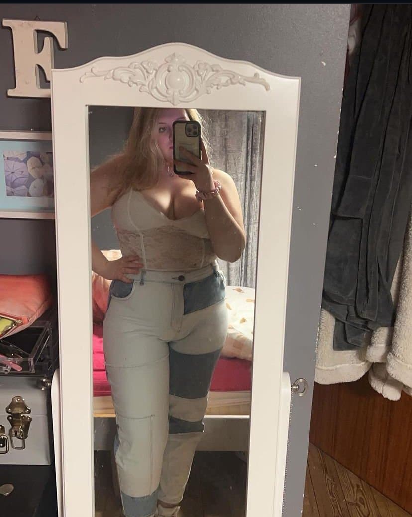 Big tit teen Danii Macleod