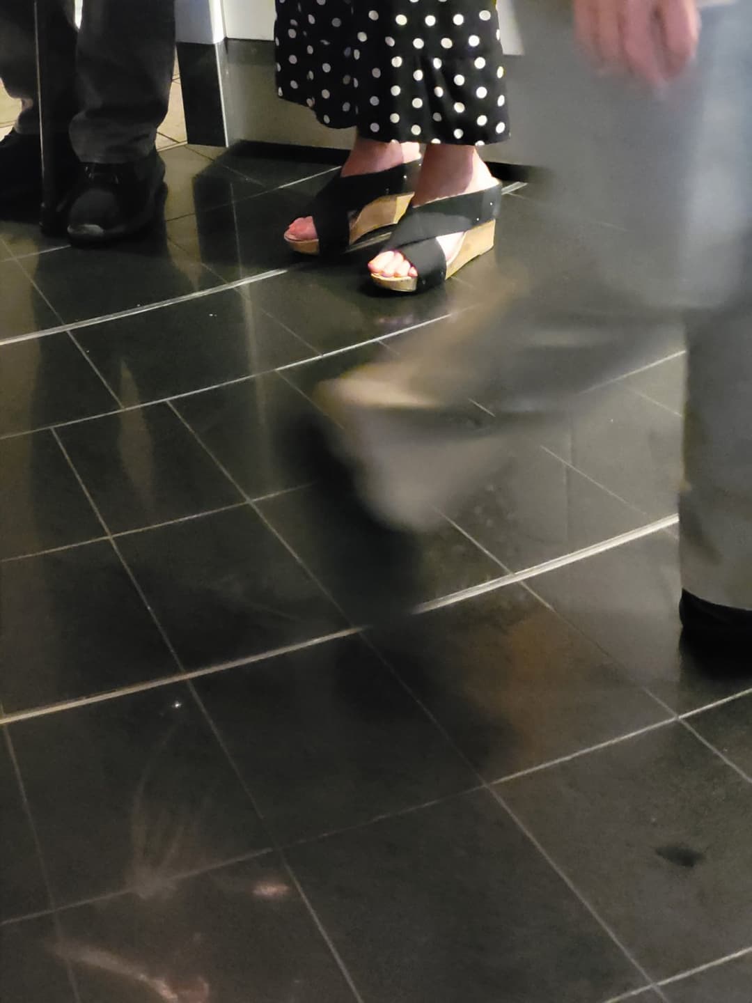 Click to view full size White milf feet on the cruise