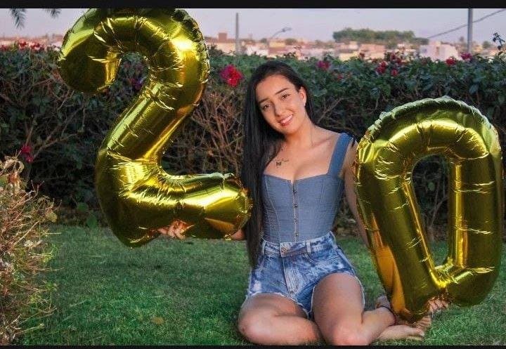 Click to view full size Novinha vazada pelo ex namorado corna