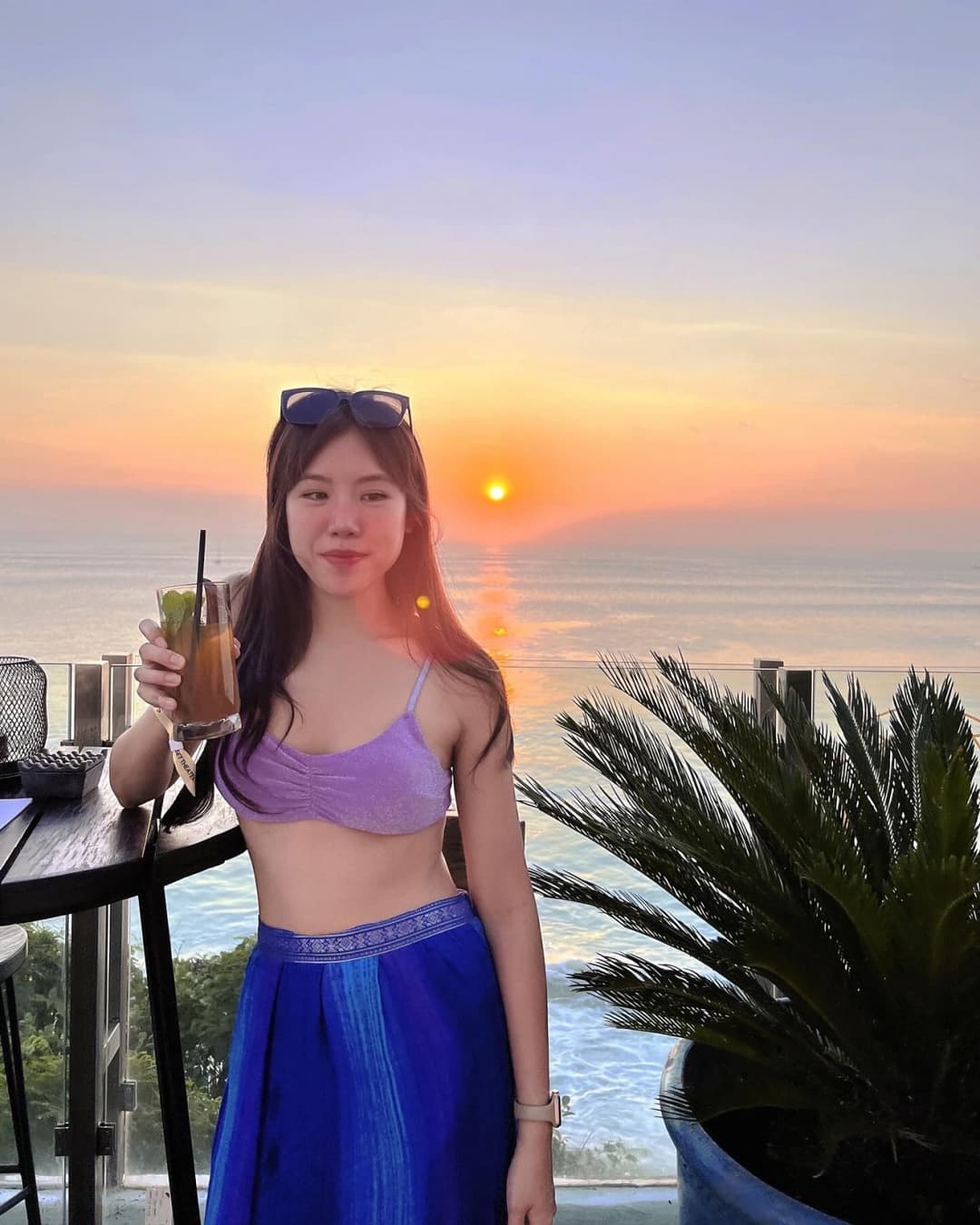 Pretty ABG secretary cheating with her white boss