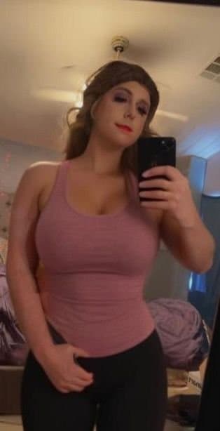 Stacie showing her body