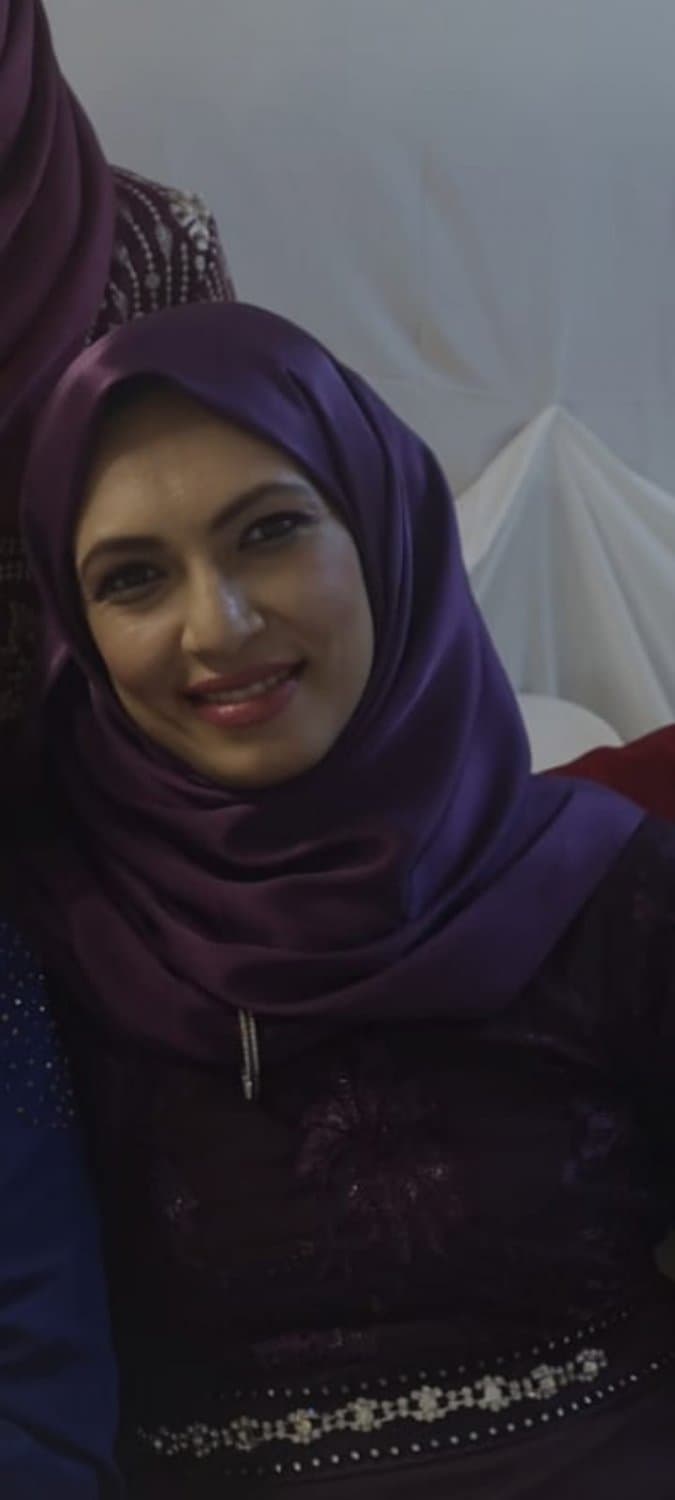 Sexy Aunt in Hijab. Message me to talk about her