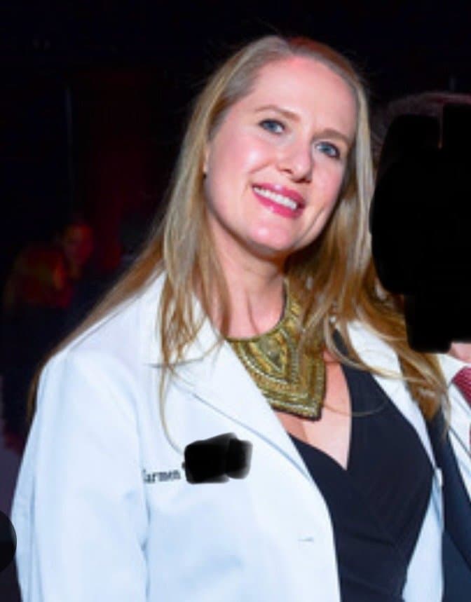 Biotech researcher drew a crowd when she reluctantly flashed her massive titties in public on camera