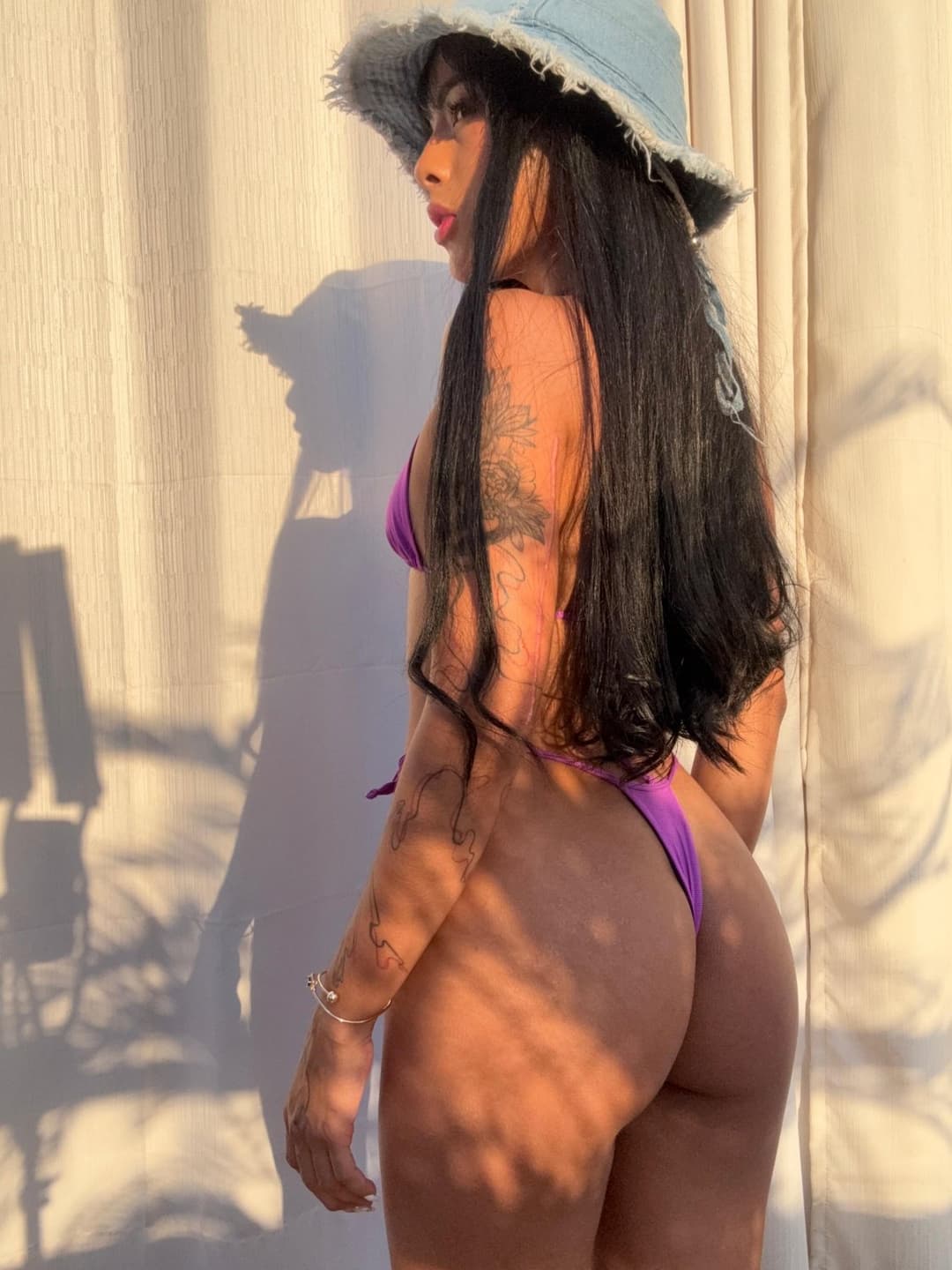 Click to view full size Zoe Flame