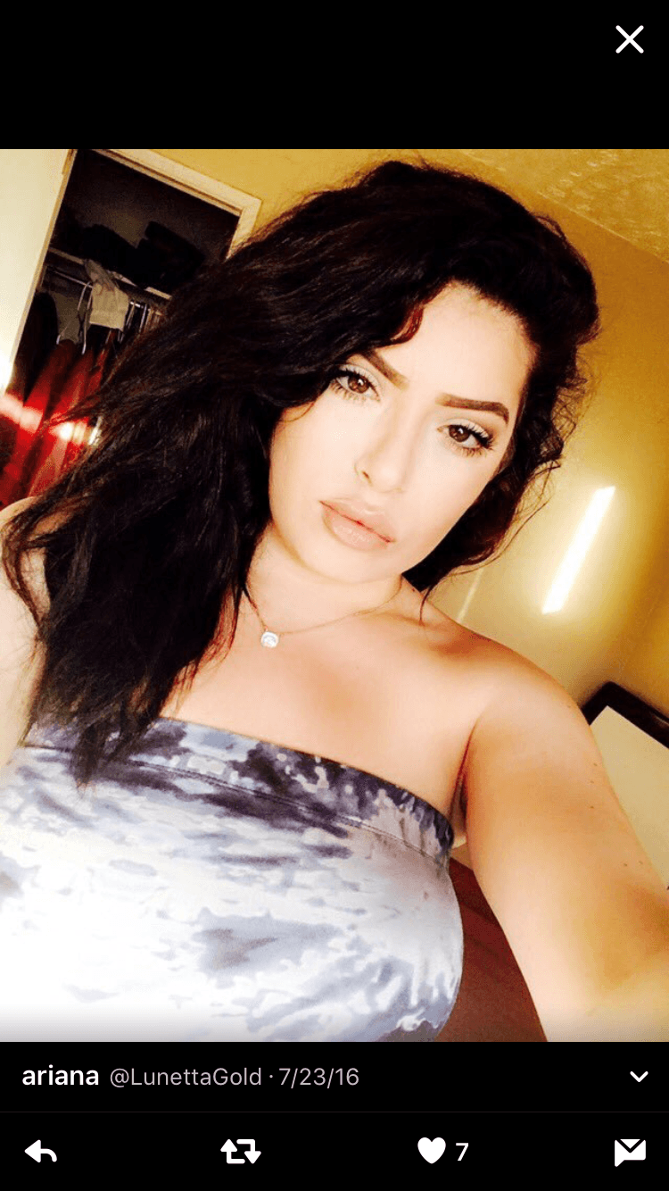 Lunetta gold (Vegas) shows her BJ skills on hairbrush