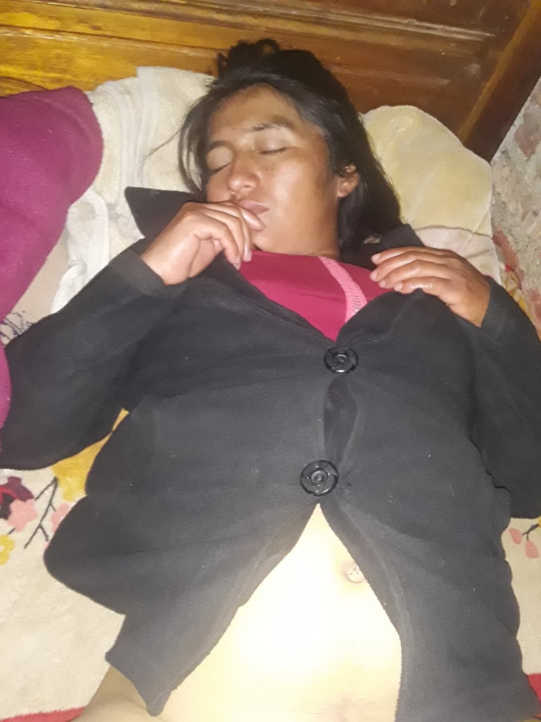 esposa borracha dormida mi amigo aprovecha se la folla toda la noche