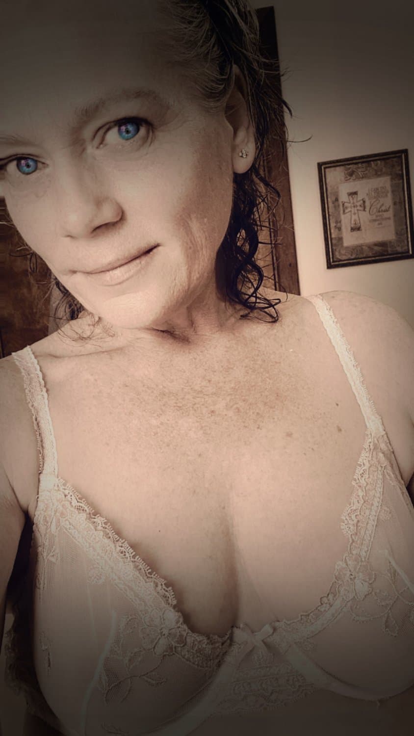 Small town mom and wife Bras and tit pics she has sent her son and friends