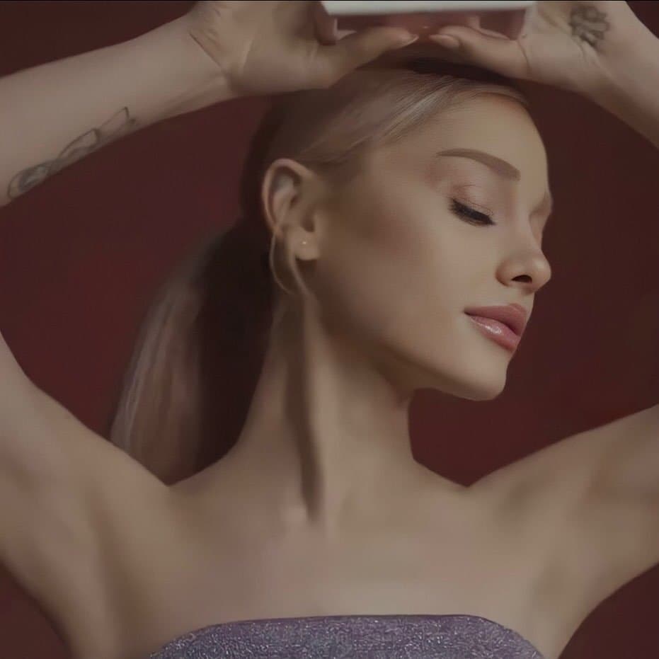 More Ariana Grande face/lips porn to goon to ?