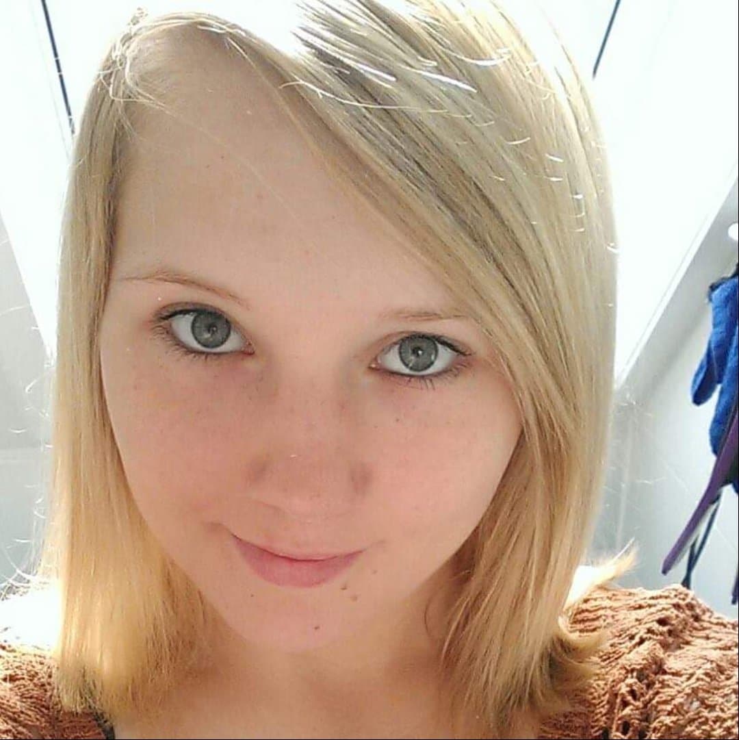 Meine Freundin Lisa und ihre Familie Deutsche Webhure mit der Bitte um Repost