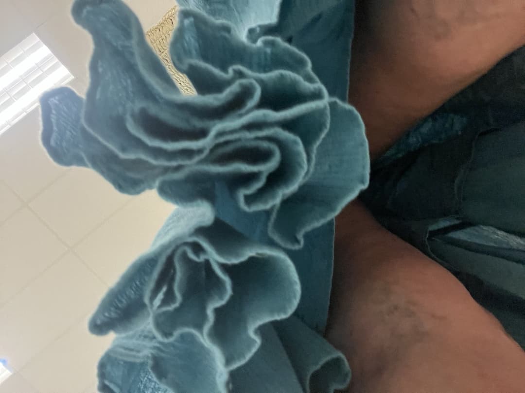 Candid MILF/Teen creep shots (she caught me and liked it!)