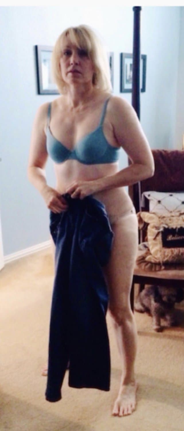 Dana, 60yo gilf, show her assets