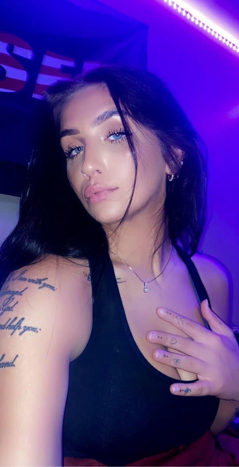 I just walked in on my friends girl with some random jocks big cock between her tits