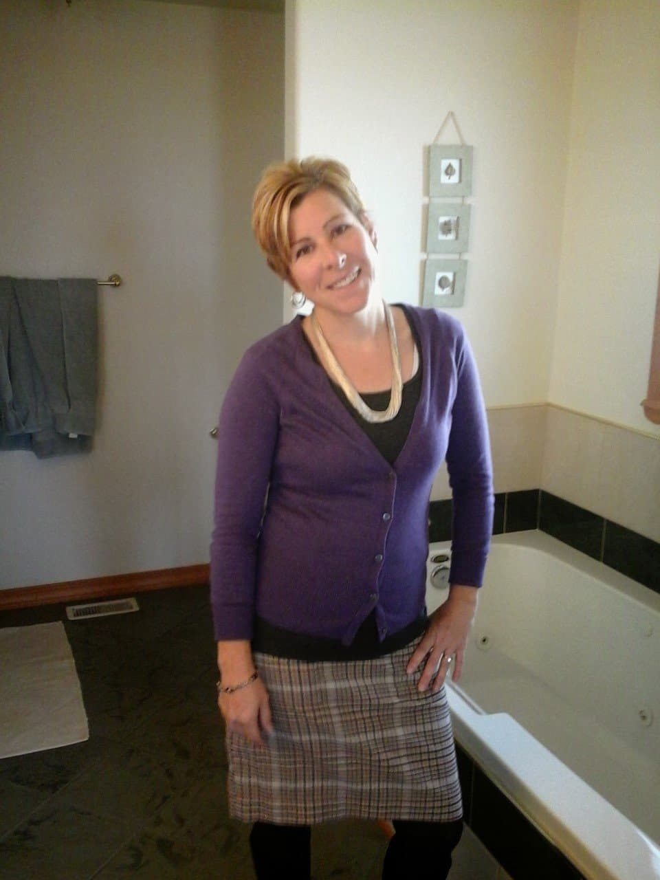 Sexy horny naughty Mormon milf. Hot in her purple dress, even hotter NAKED!!