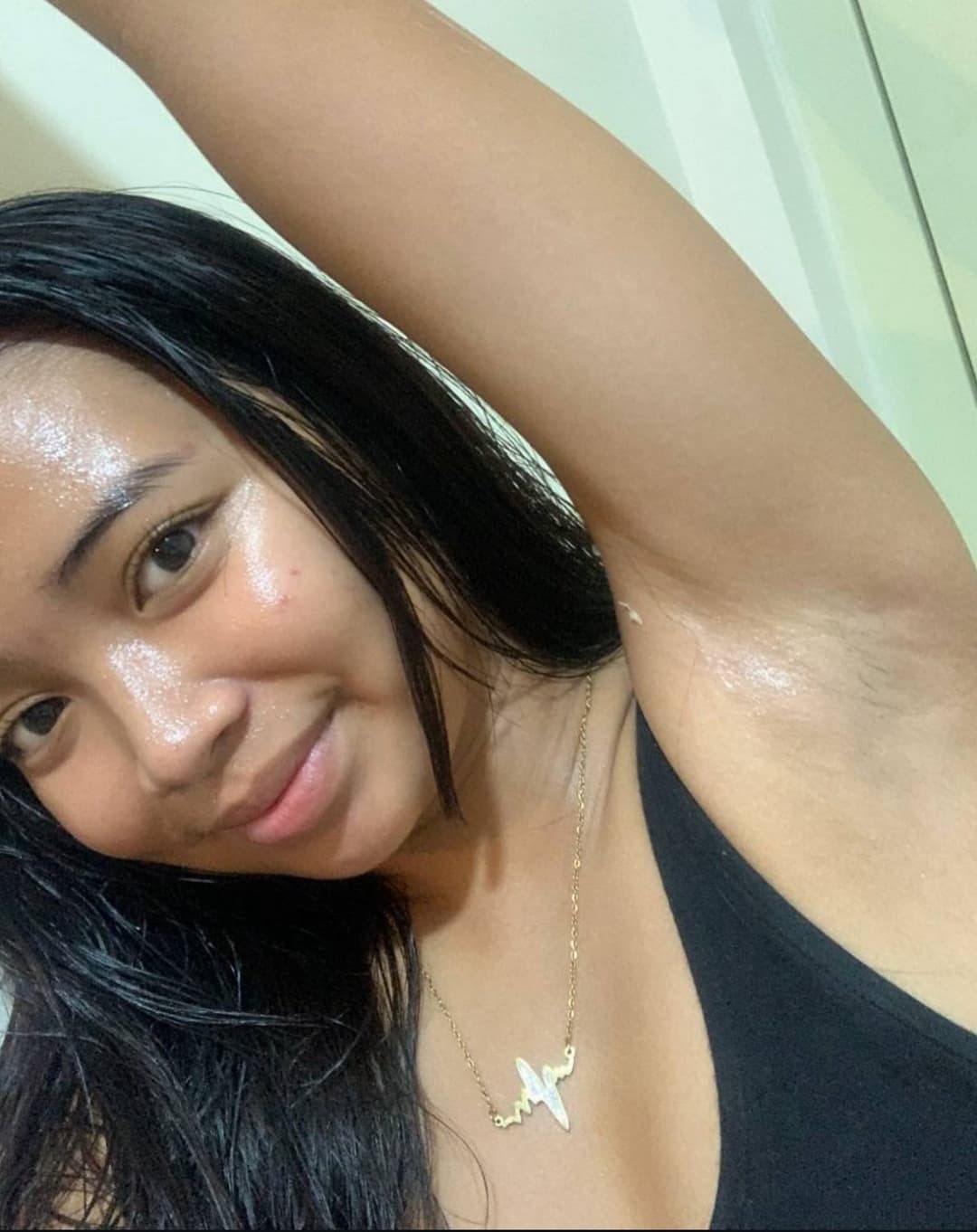 Pinay Havana showing sweaty armpits axilas suvaco